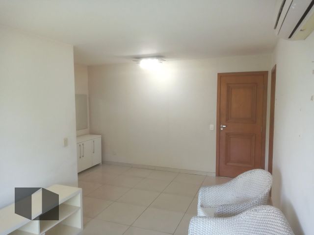 Apartamento à venda com 2 quartos, 76m² - Foto 4