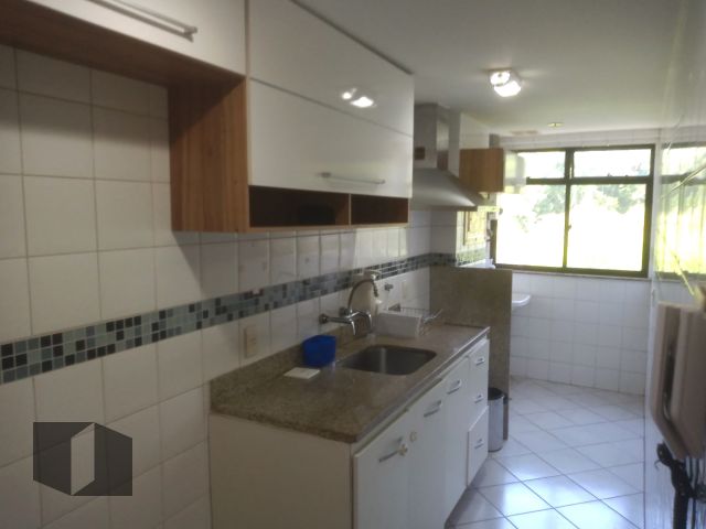 Apartamento à venda com 2 quartos, 76m² - Foto 27