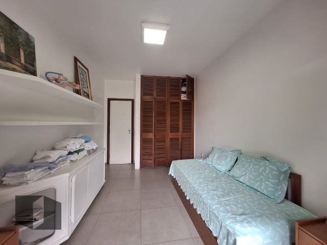 Casa à venda com 4 quartos, 300m² - Foto 35