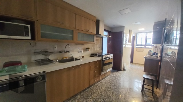 Apartamento à venda com 3 quartos, 170m² - Foto 19