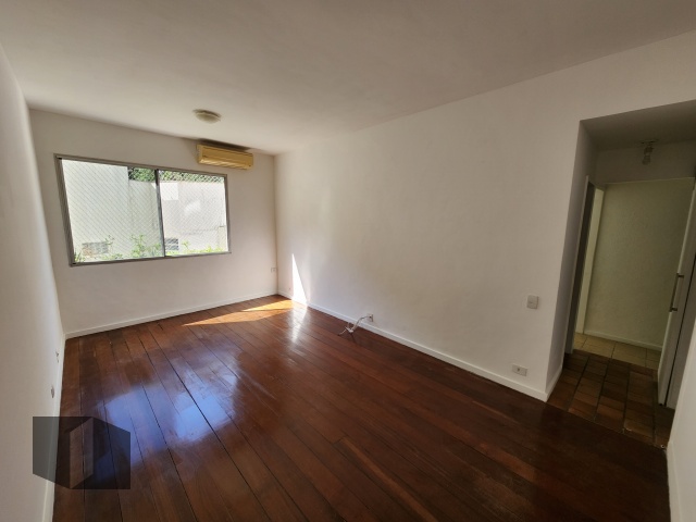 Apartamento à venda com 2 quartos, 80m² - Foto 2