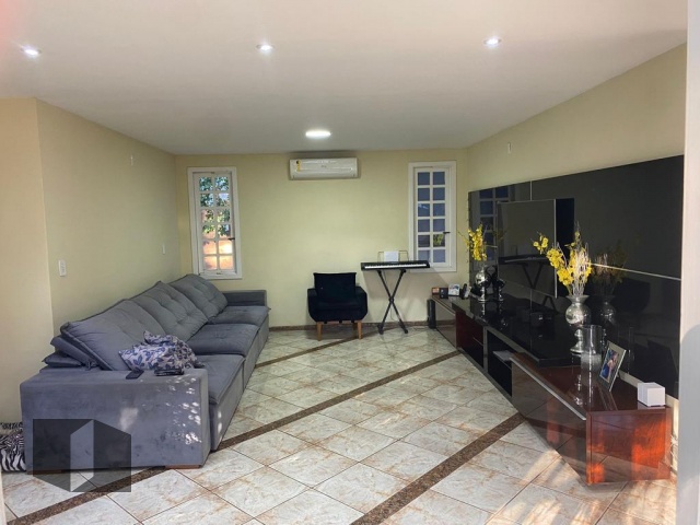 Casa de Condomínio à venda com 8 quartos, 396m² - Foto 10