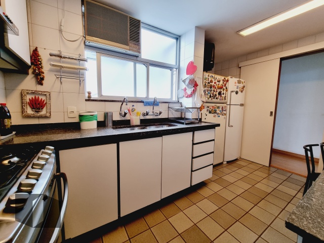Apartamento à venda com 4 quartos, 193m² - Foto 37