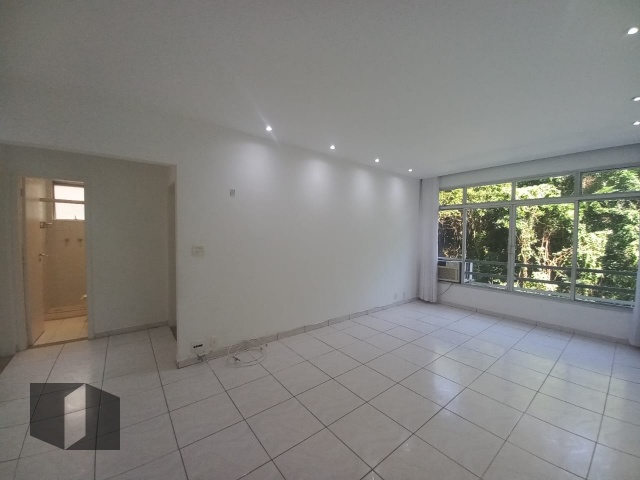 Apartamento à venda com 2 quartos, 78m² - Foto 3