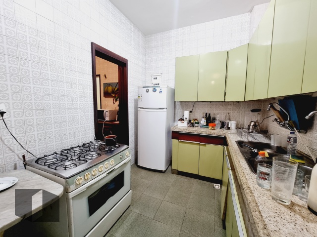 Apartamento à venda com 4 quartos, 210m² - Foto 25