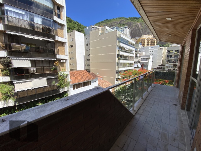 Apartamento à venda com 3 quartos, 124m² - Foto 1