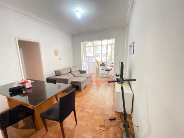 Apartamento à venda com 2 quartos, 70m² - Foto 1