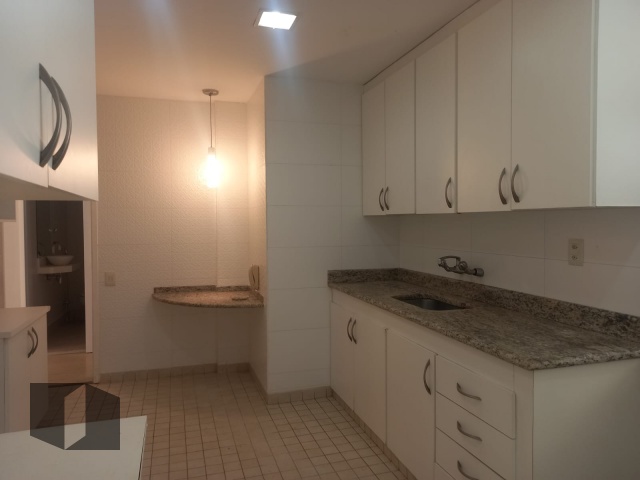 Apartamento à venda com 3 quartos, 121m² - Foto 21