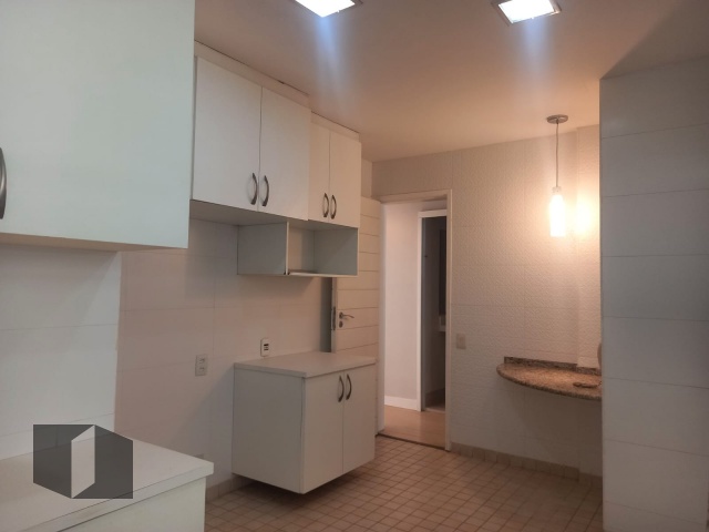 Apartamento à venda com 3 quartos, 121m² - Foto 19