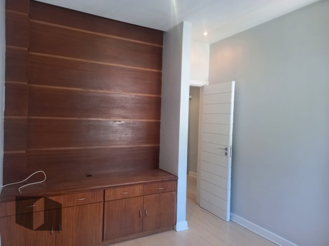 Apartamento à venda com 3 quartos, 121m² - Foto 17