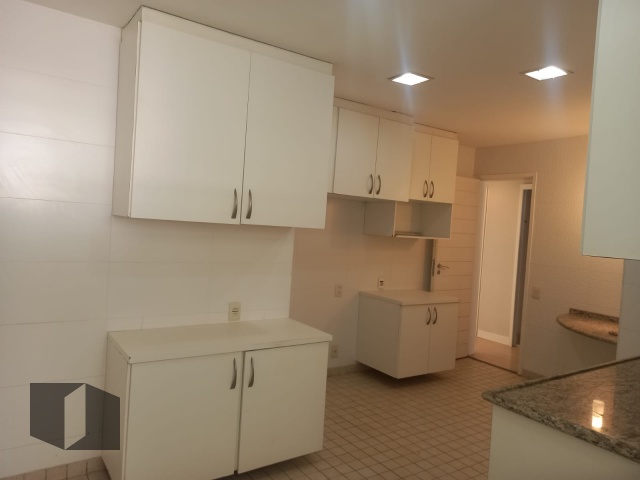 Apartamento à venda com 3 quartos, 121m² - Foto 22