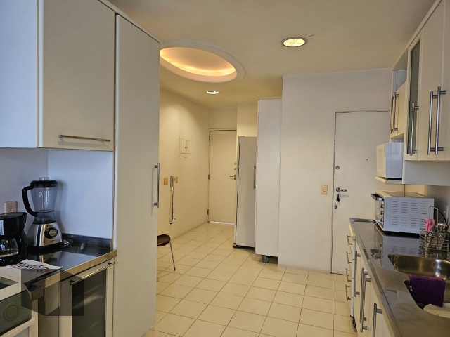 Apartamento à venda com 3 quartos, 134m² - Foto 20