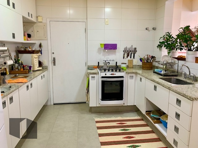 Apartamento à venda com 4 quartos, 206m² - Foto 22