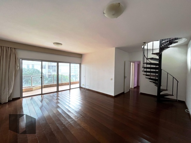 Cobertura para alugar com 3 quartos, 246m² - Foto 2