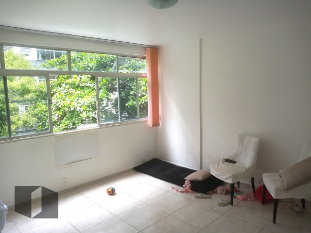 Apartamento à venda com 3 quartos, 93m² - Foto 2