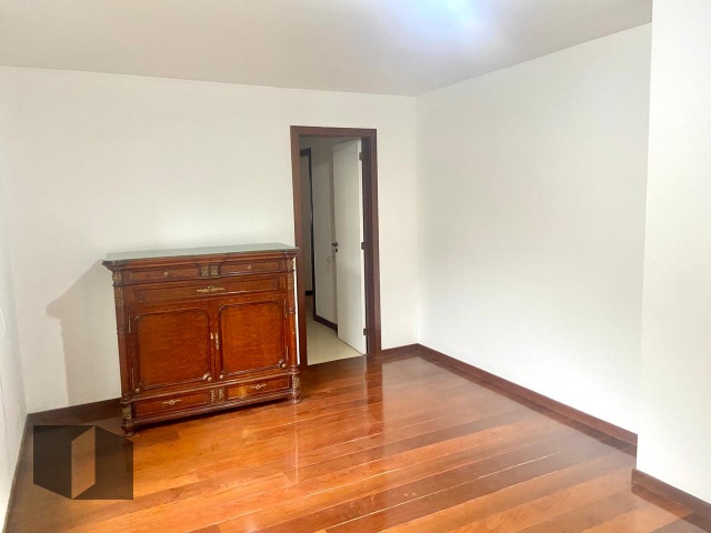 Apartamento à venda com 4 quartos, 282m² - Foto 10