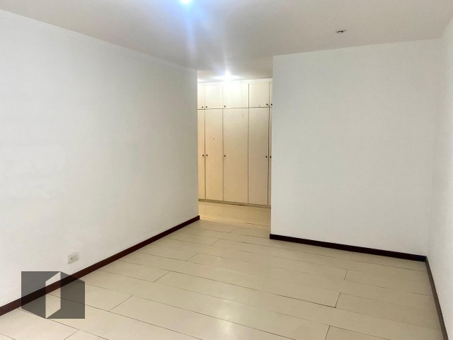 Apartamento à venda com 4 quartos, 282m² - Foto 14