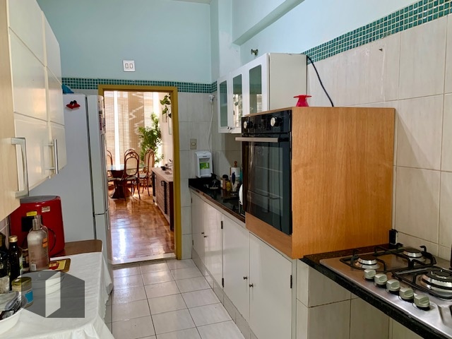 Apartamento à venda com 3 quartos, 182m² - Foto 10