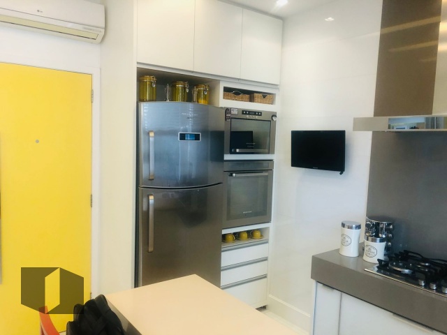 Apartamento à venda com 3 quartos, 87m² - Foto 2