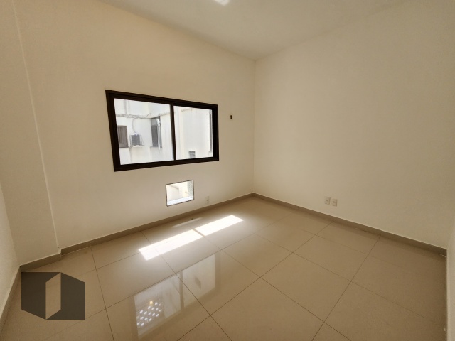 Apartamento à venda com 3 quartos, 180m² - Foto 17