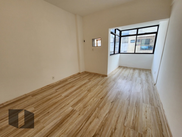 Apartamento à venda com 3 quartos, 180m² - Foto 19