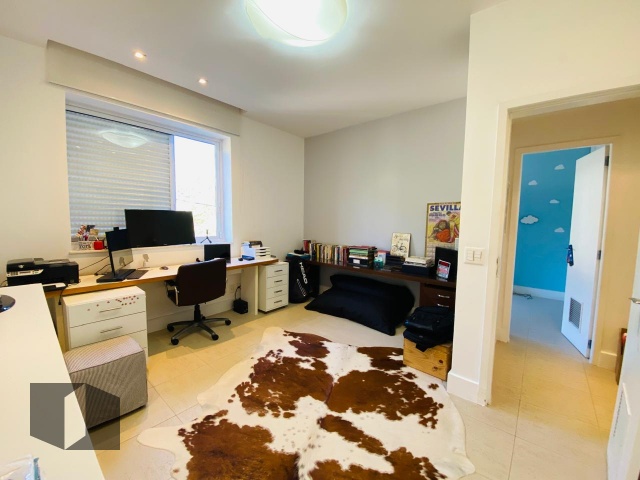 Apartamento para alugar com 4 quartos, 250m² - Foto 23