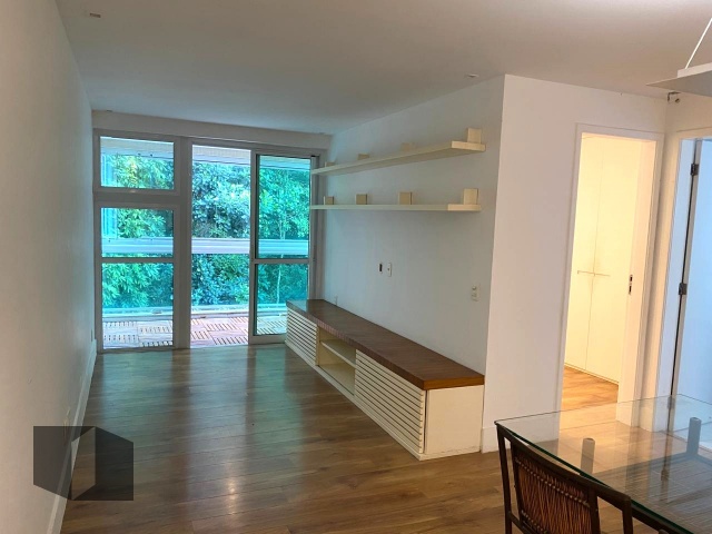 Apartamento à venda com 2 quartos, 83m² - Foto 4