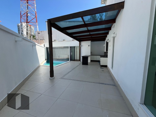 Casa de Condomínio à venda com 4 quartos, 302m² - Foto 4