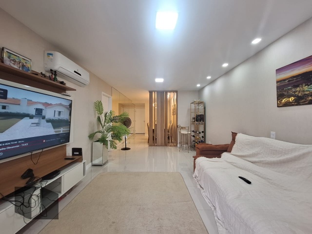 Apartamento à venda com 4 quartos, 159m² - Foto 1