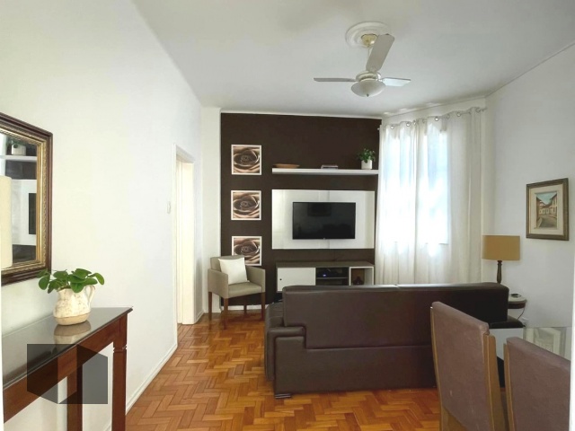 Apartamento à venda com 2 quartos, 70m² - Foto 2