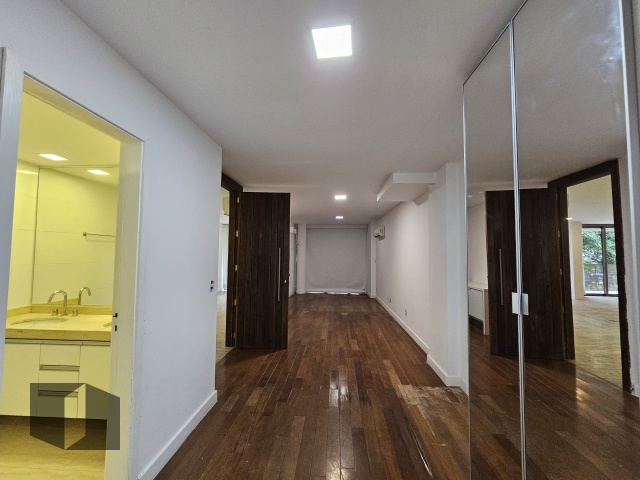 Apartamento à venda com 4 quartos, 180m² - Foto 21