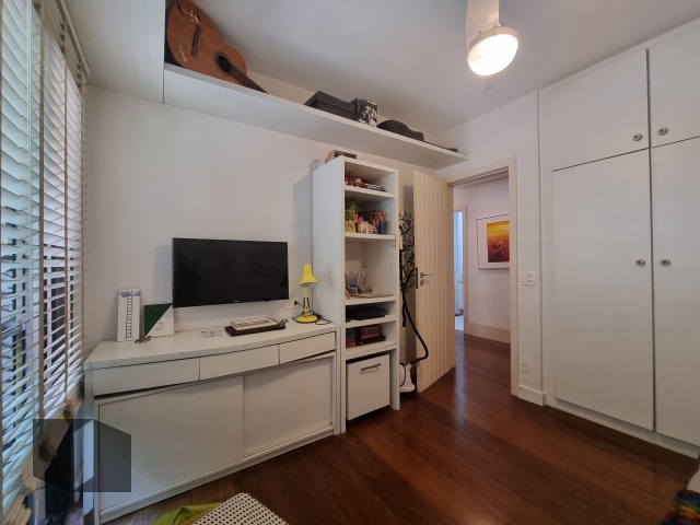 Apartamento à venda com 4 quartos, 205m² - Foto 29