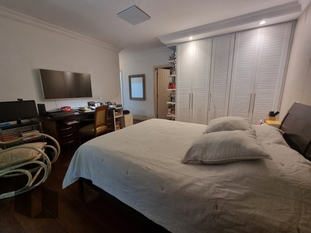 Apartamento à venda com 4 quartos, 205m² - Foto 35