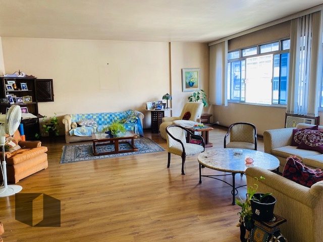 Apartamento à venda com 4 quartos, 175m² - Foto 1