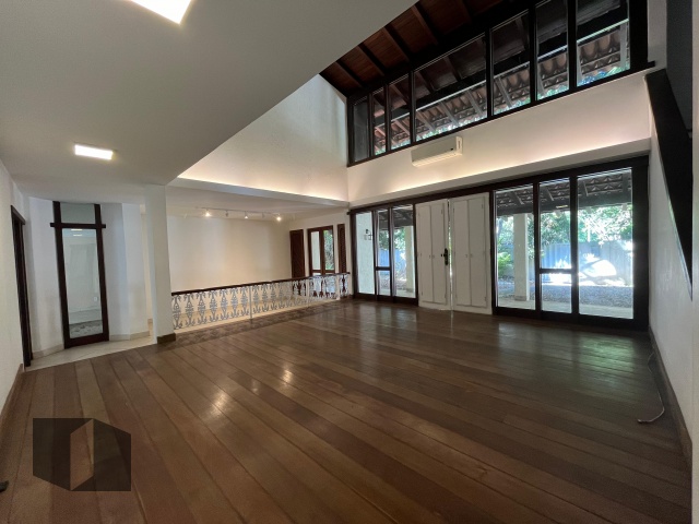 Casa de Condomínio à venda com 5 quartos, 781m² - Foto 1