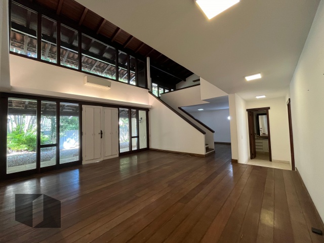 Casa de Condomínio à venda com 5 quartos, 781m² - Foto 2