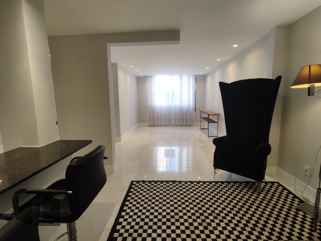 Apartamento à venda com 3 quartos, 116m² - Foto 1