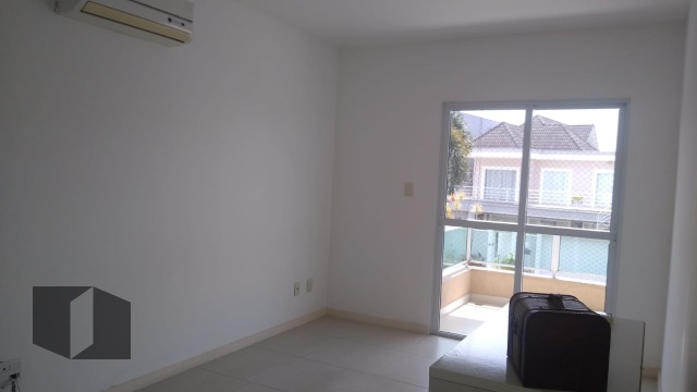 Casa para alugar com 5 quartos, 256m² - Foto 11