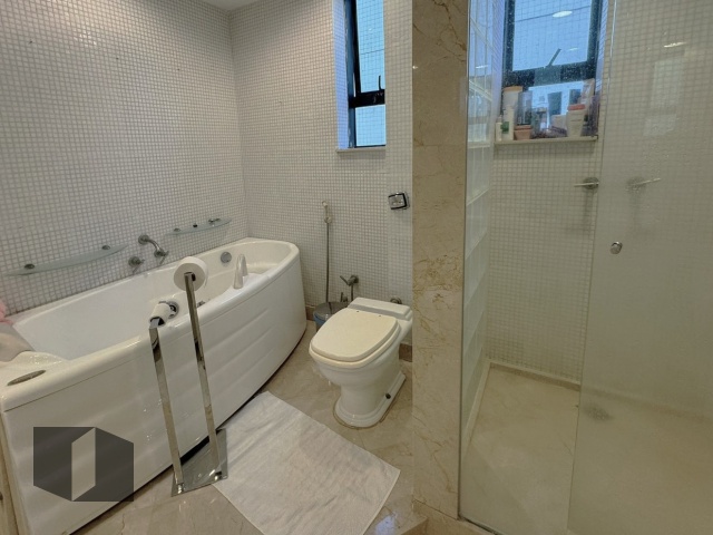 Apartamento à venda com 3 quartos, 178m² - Foto 17