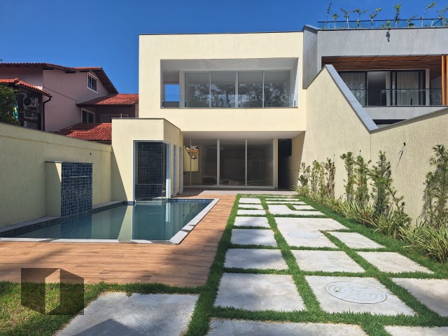 Casa de Condomínio à venda com 4 quartos, 336m² - Foto 1