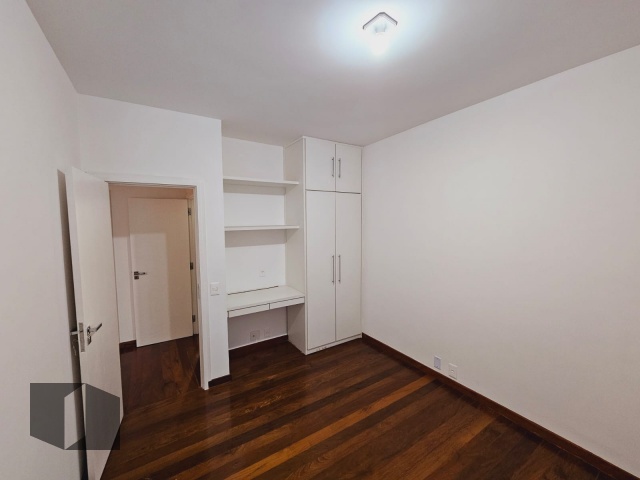 Apartamento à venda com 4 quartos, 181m² - Foto 11