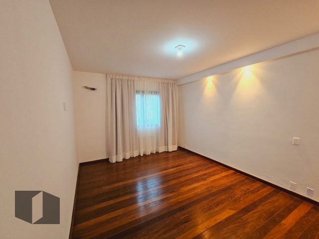 Apartamento à venda com 4 quartos, 181m² - Foto 13