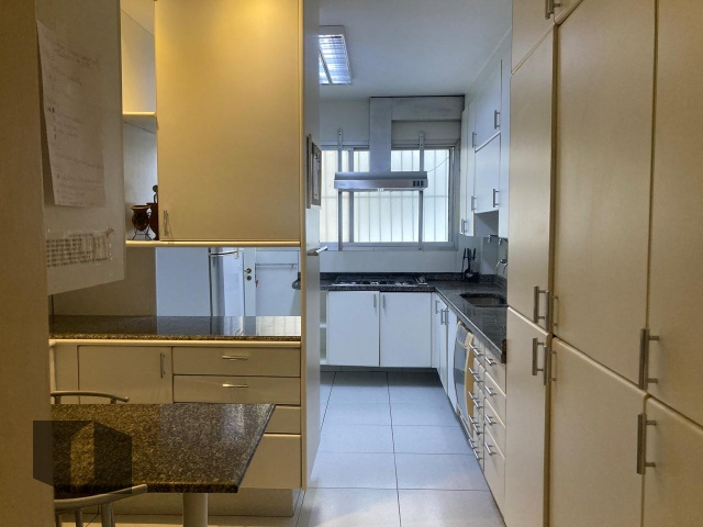 Apartamento à venda com 3 quartos, 197m² - Foto 35