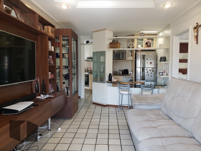 Apartamento à venda com 2 quartos, 74m² - Foto 3