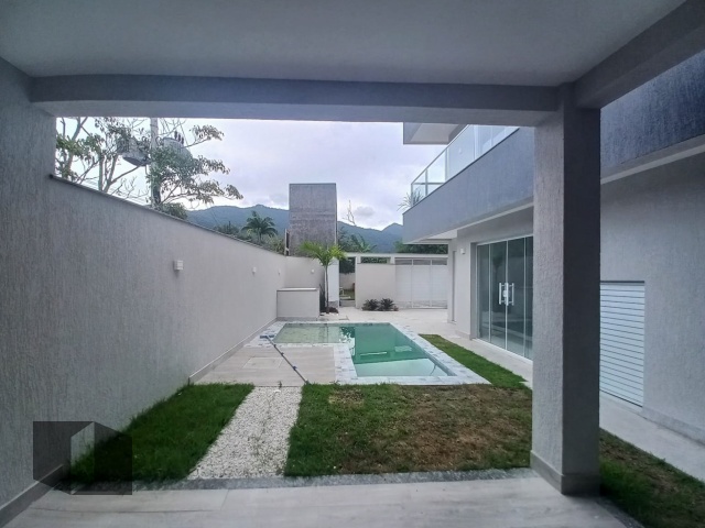 Casa à venda com 4 quartos, 212m² - Foto 6