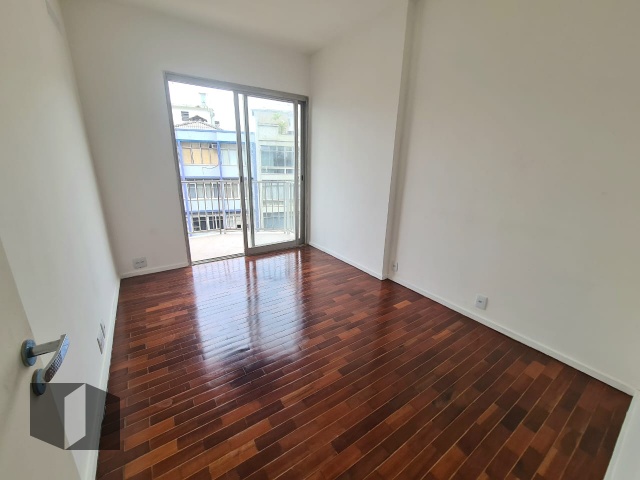 Apartamento à venda com 3 quartos, 100m² - Foto 11