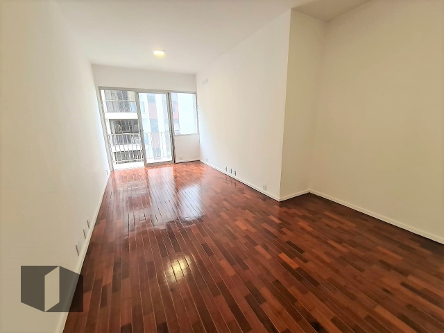 Apartamento à venda com 3 quartos, 100m² - Foto 1