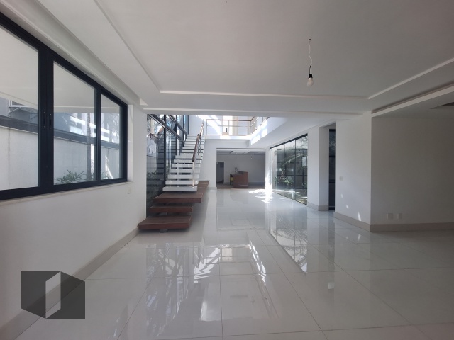 Casa de Condomínio à venda com 5 quartos, 402m² - Foto 4