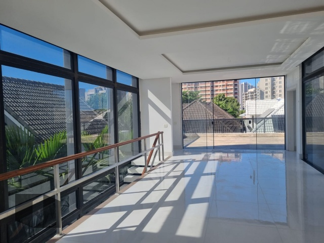 Casa de Condomínio à venda com 5 quartos, 402m² - Foto 18