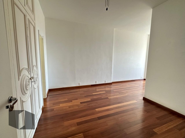 Apartamento à venda com 3 quartos, 112m² - Foto 11